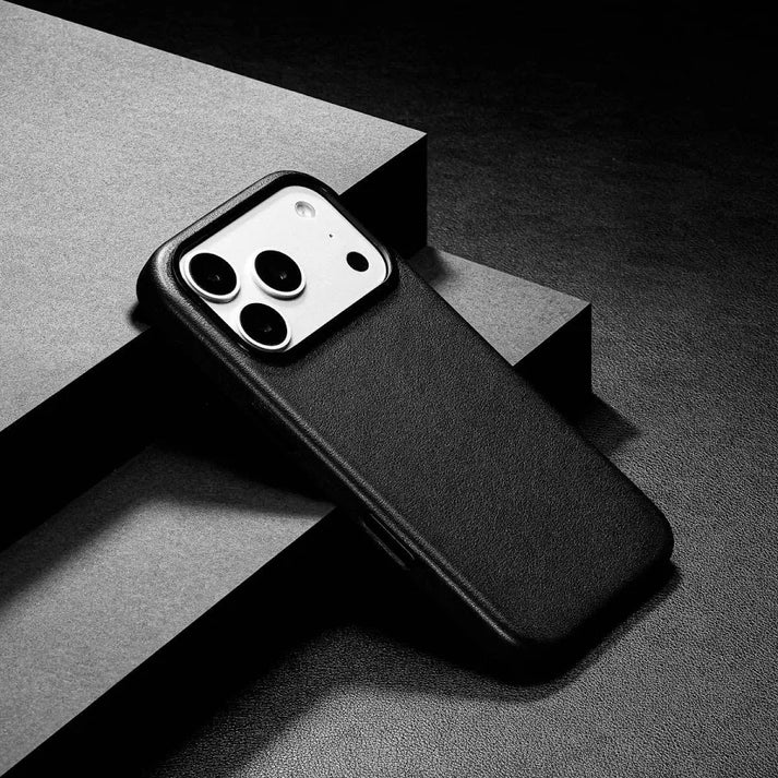Signature Leather Magsafe Case - Iphone 17 Pro ( Royal Black)
